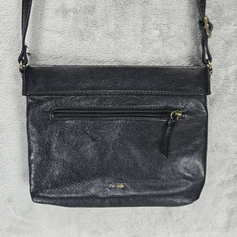 The Sak Sanibel Mini Crossbody Bag Leather Boho‎ Embossed Black Pockets